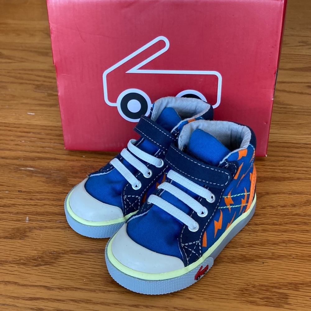 New See Kai Run Blue Bolts size 5